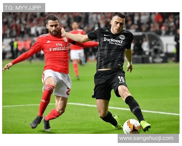 法兰克福主场2-0获胜，稳坐德甲积分榜前列